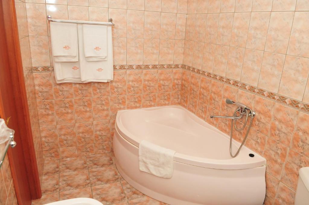Hotel Emma Est Craiova Cameră foto